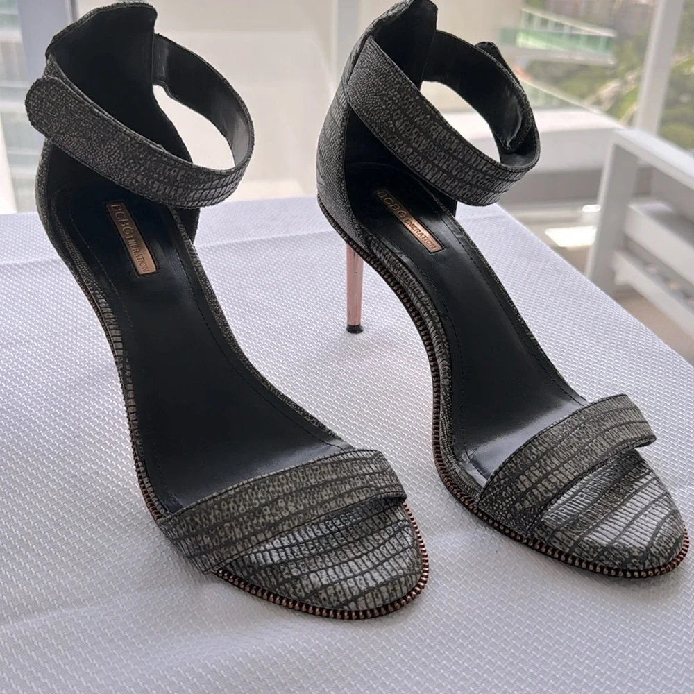 BCBG sandals size 9 - Picture 2 of 9